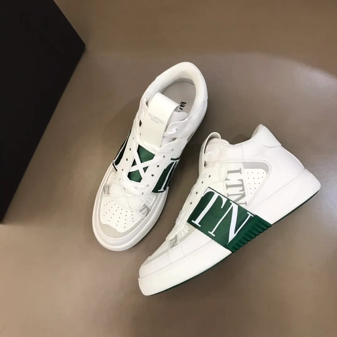 p480 "VALETINO**" new high-top 🆕 calfskin lace-up sneakers. No man should be able to refuse these shoes. The classic color scheme is so handsome! Purchase a high-precision replica of the original version to instantly sell off the market currency! 6 VLTN logo rubber effect straps - Valentino Garavani Logo printed on the back and tongue, all materials are customized to ensure quality! Size: 38-44
